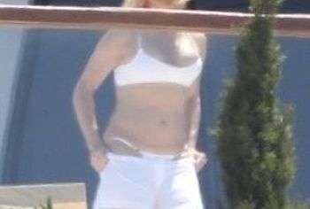 Pamela Anderson nude