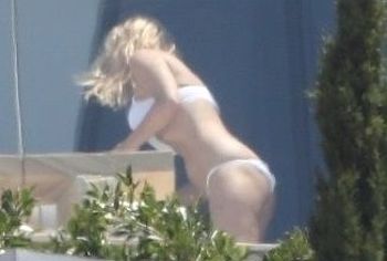 Pamela Anderson nude