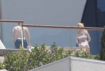 Pamela Anderson nude