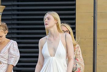 Elle Fanning nude