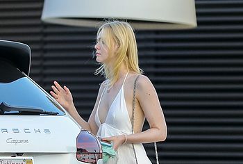 Elle Fanning nude