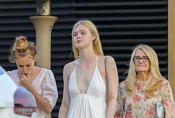 Elle Fanning nude