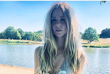 Diana Vickers nude