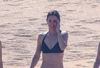 Courteney Cox & Jennifer Aniston nude