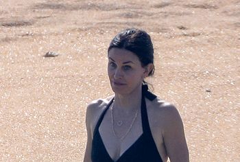 Courteney Cox & Jennifer Aniston nude