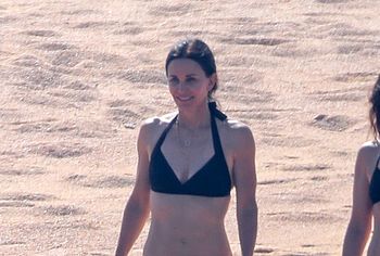 Courteney Cox & Jennifer Aniston nude