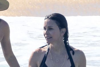 Courteney Cox & Jennifer Aniston nude