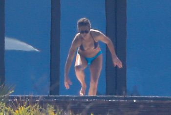 Courteney Cox & Jennifer Aniston nude