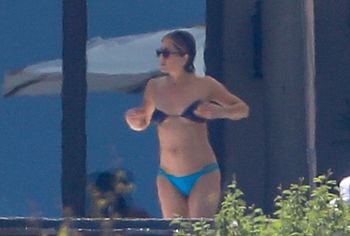 Courteney Cox & Jennifer Aniston nude