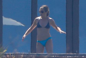 Courteney Cox & Jennifer Aniston nude