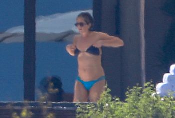 Courteney Cox & Jennifer Aniston nude