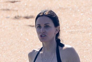 Courteney Cox & Jennifer Aniston nude