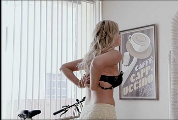 Fiona Gubelmann Nude