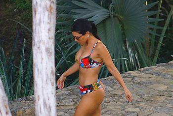 Kourtney Kardashian nude