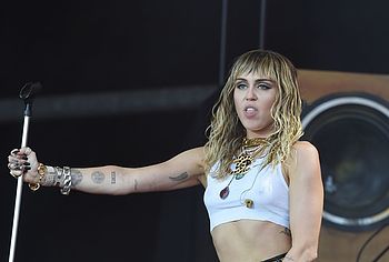Miley Cyrus nude