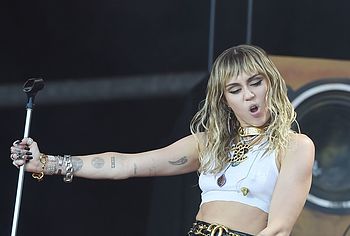 Miley Cyrus nude