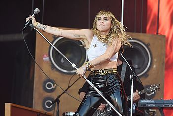 Miley Cyrus nude
