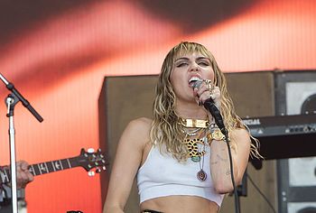 Miley Cyrus nude