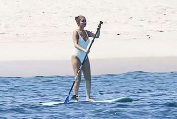 Selena Gomez nude