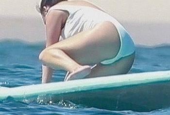 Selena Gomez nude