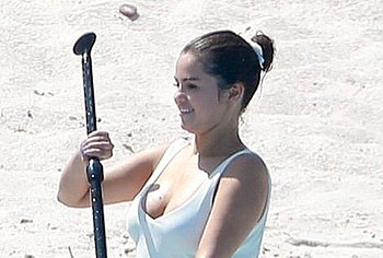 Selena Gomez nude