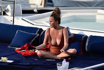 Chrissy Teigen nude