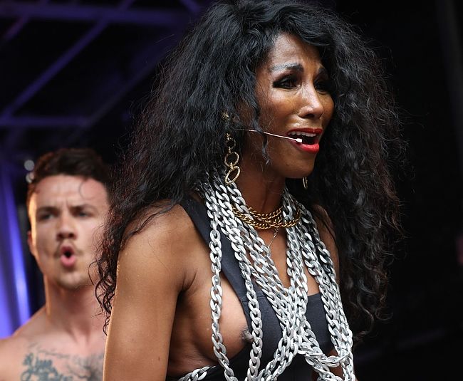Sinitta nude