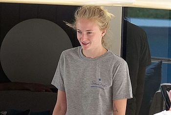 Sophie Turner nude