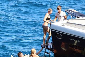 Kristen Stewart & Stella Maxwell nude