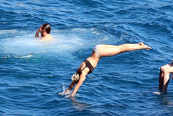 Kristen Stewart & Stella Maxwell nude