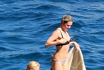 Kristen Stewart & Stella Maxwell nude