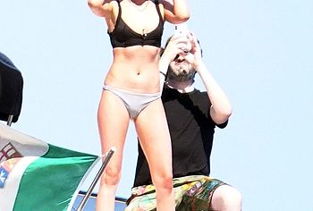 Kristen Stewart & Stella Maxwell nude