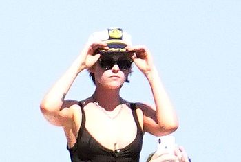 Kristen Stewart & Stella Maxwell nude