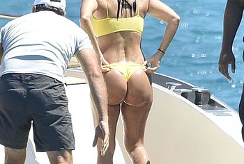 Kourtney Kardashian nude