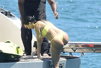 Kourtney Kardashian nude