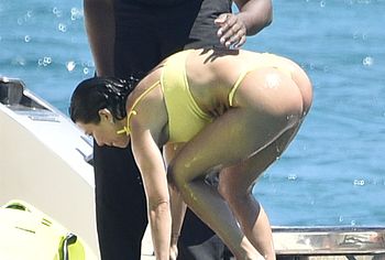 Kourtney Kardashian nude