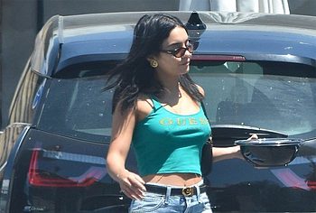 Vanessa Hudgens nude