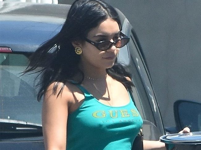 Vanessa Hudgens nude