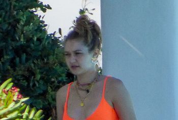 Gigi Hadid And Mary Butler nude