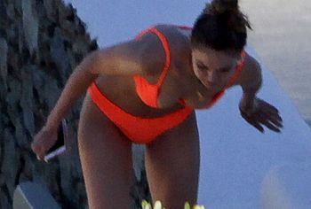 Gigi Hadid And Mary Butler nude