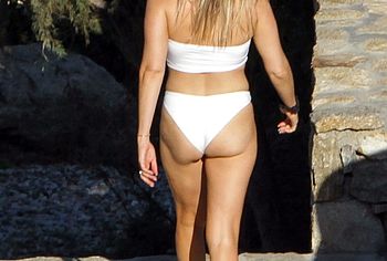 Gigi Hadid And Mary Butler nude