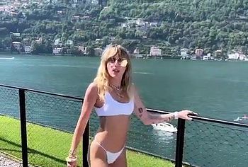 Miley Cyrus nude