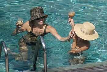 Miley Cyrus & Kaitlynn Carter nude