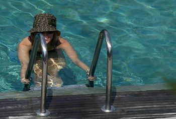 Miley Cyrus & Kaitlynn Carter nude