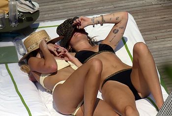 Miley Cyrus & Kaitlynn Carter nude