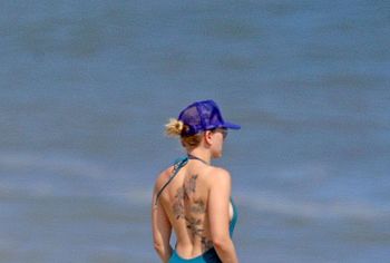 Scarlett Johansson nude