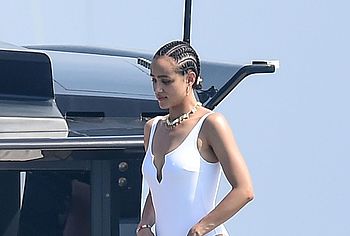 Nathalie Emmanuel & Vanessa Hudgens nude