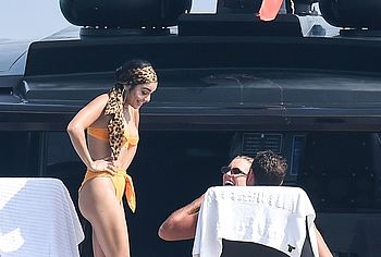 Nathalie Emmanuel & Vanessa Hudgens nude