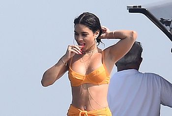 Nathalie Emmanuel & Vanessa Hudgens nude