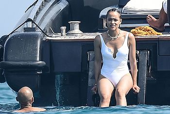 Nathalie Emmanuel & Vanessa Hudgens nude